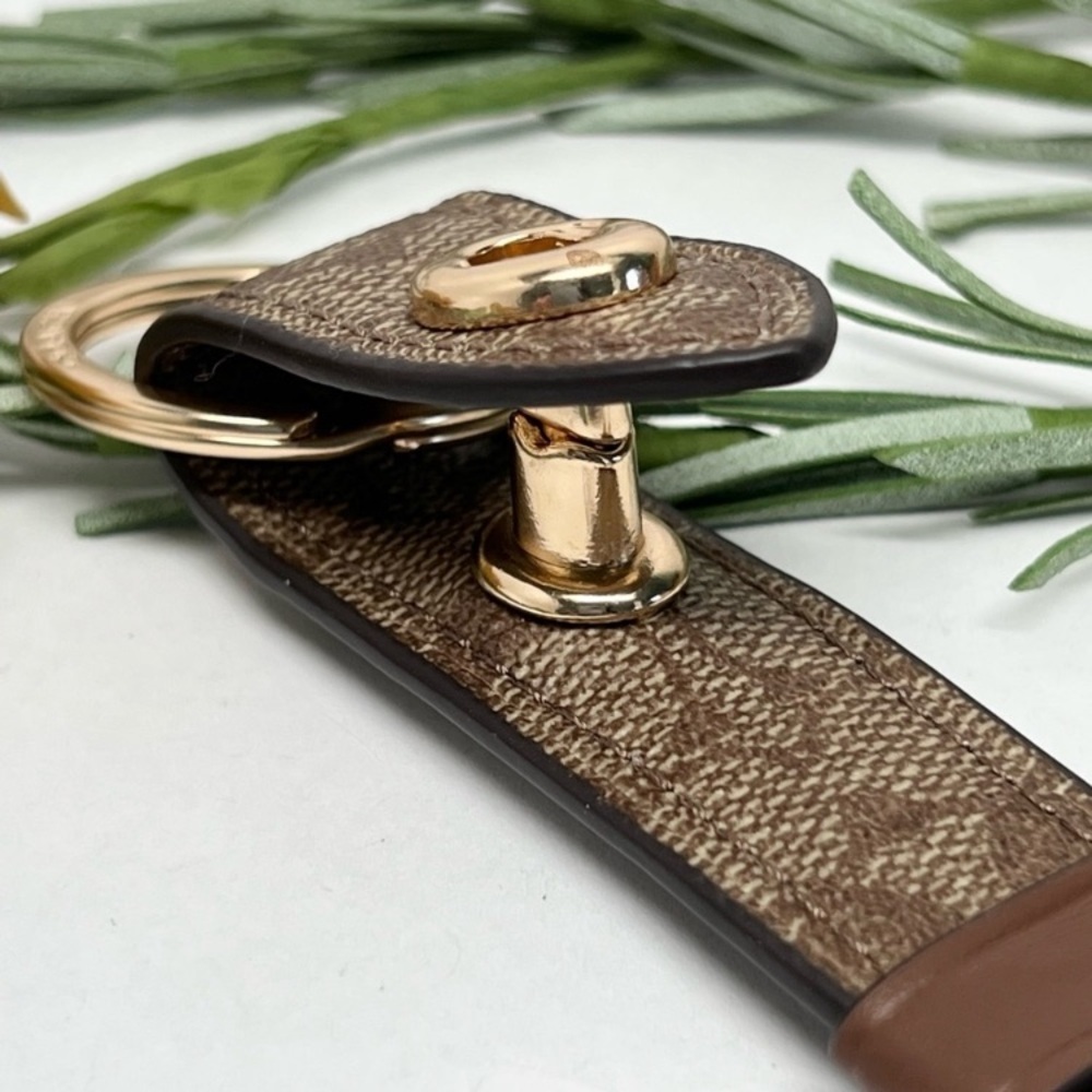 Coach Signature Trigger Snap Turnlock Key Fob Keychain Bag Charm NWT - Picture 5 of 7